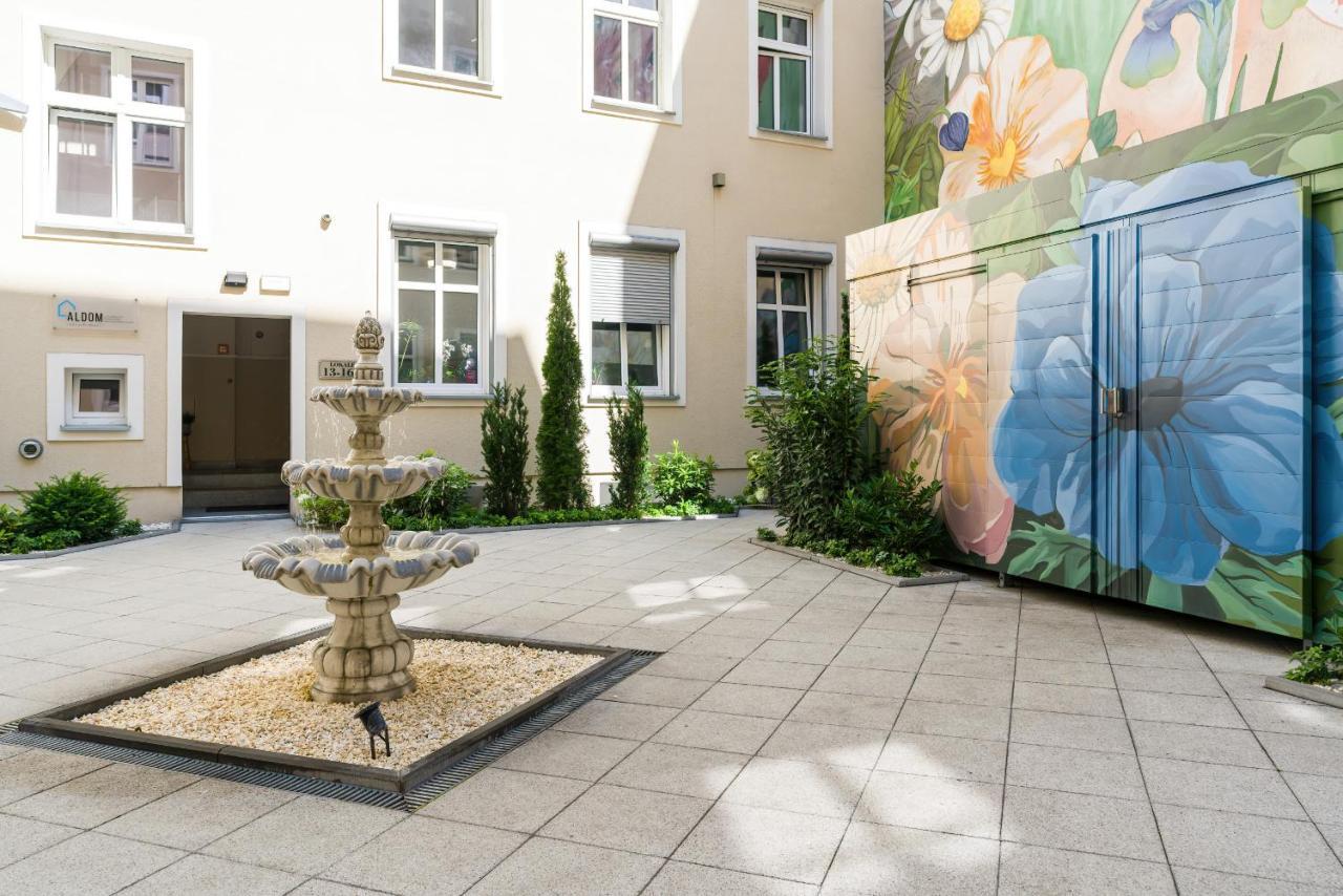 Komeda Apartment Hidden In Poznan Old Town By Noclegi Renters エクステリア 写真