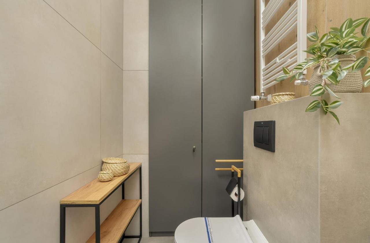 Komeda Apartment Hidden In Poznan Old Town By Noclegi Renters エクステリア 写真